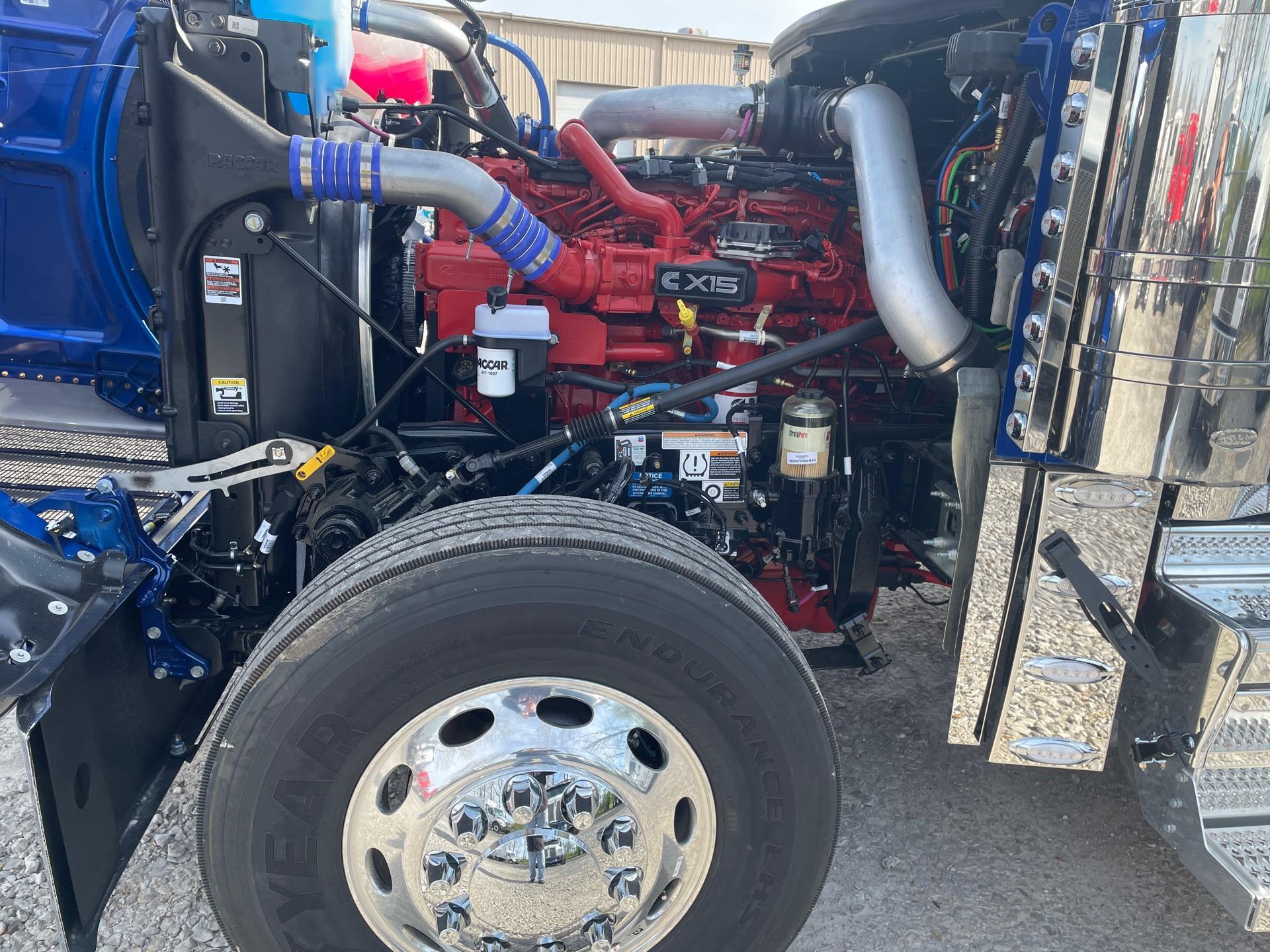 2027 Peterbilt 589 in Grove City, OH — photo 15