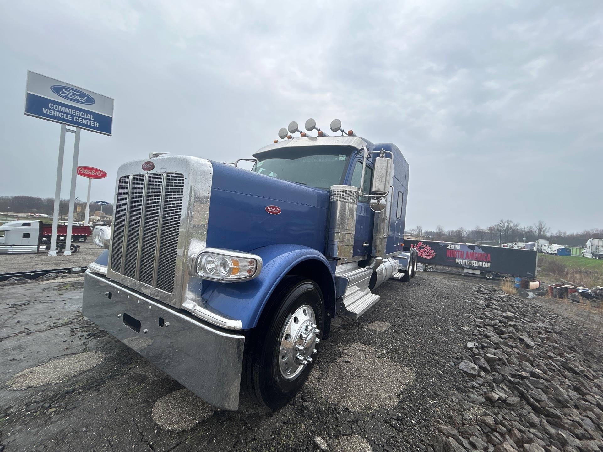 2027 Peterbilt 589 in Youngstown, OH — photo 2
