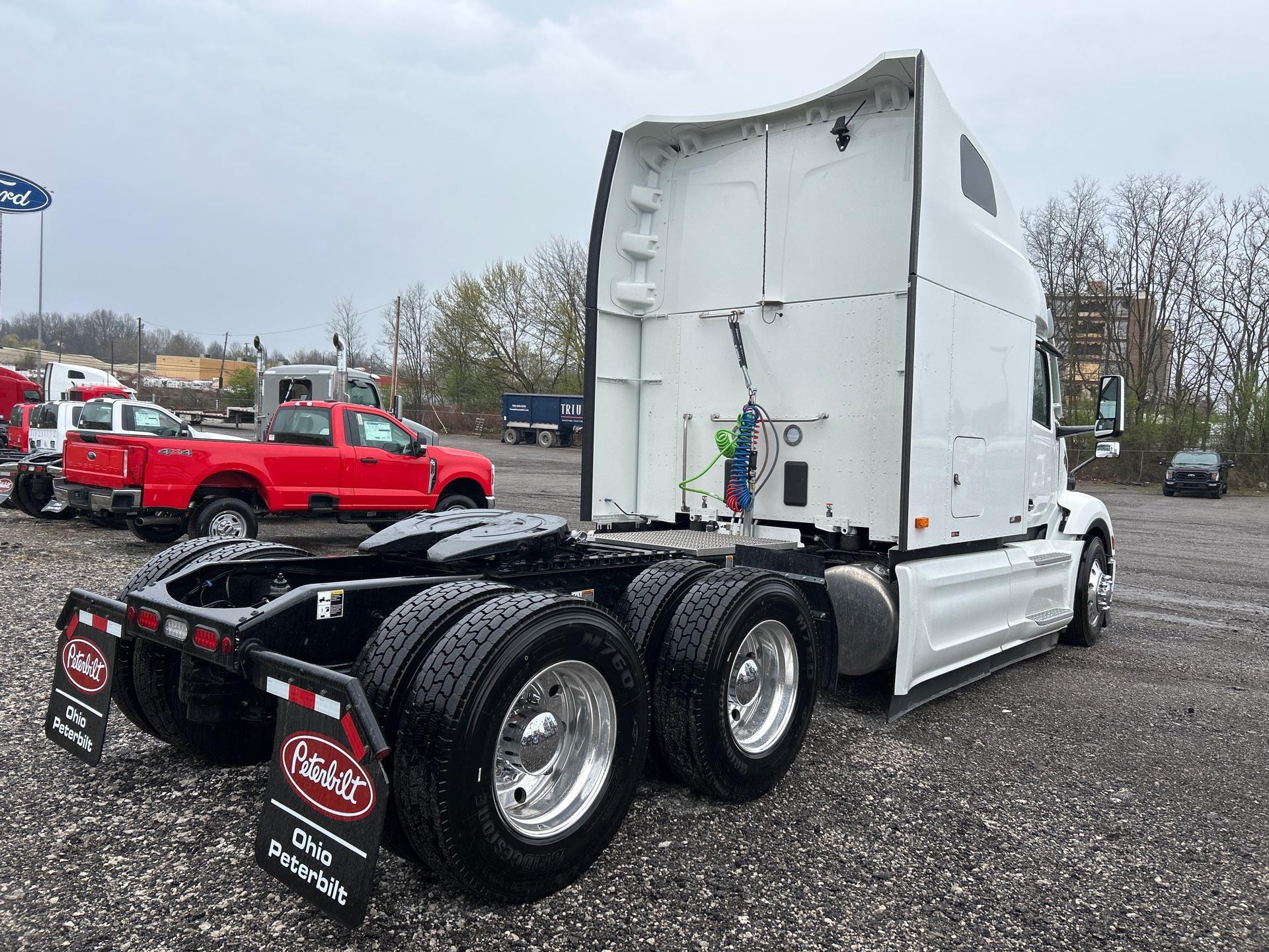 2027 Peterbilt 579 in Youngstown, OH — photo 3