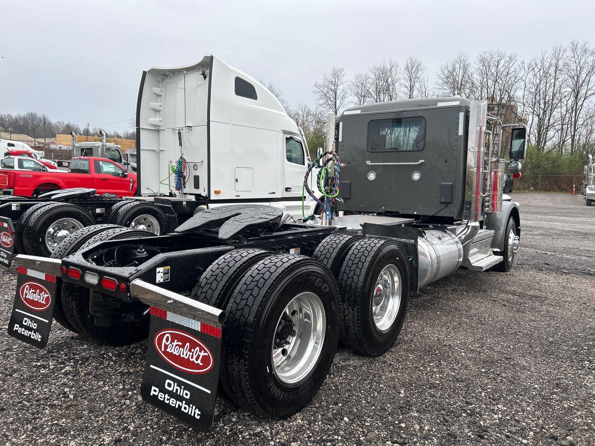 2027 Peterbilt 589 in Youngstown, OH — photo 3