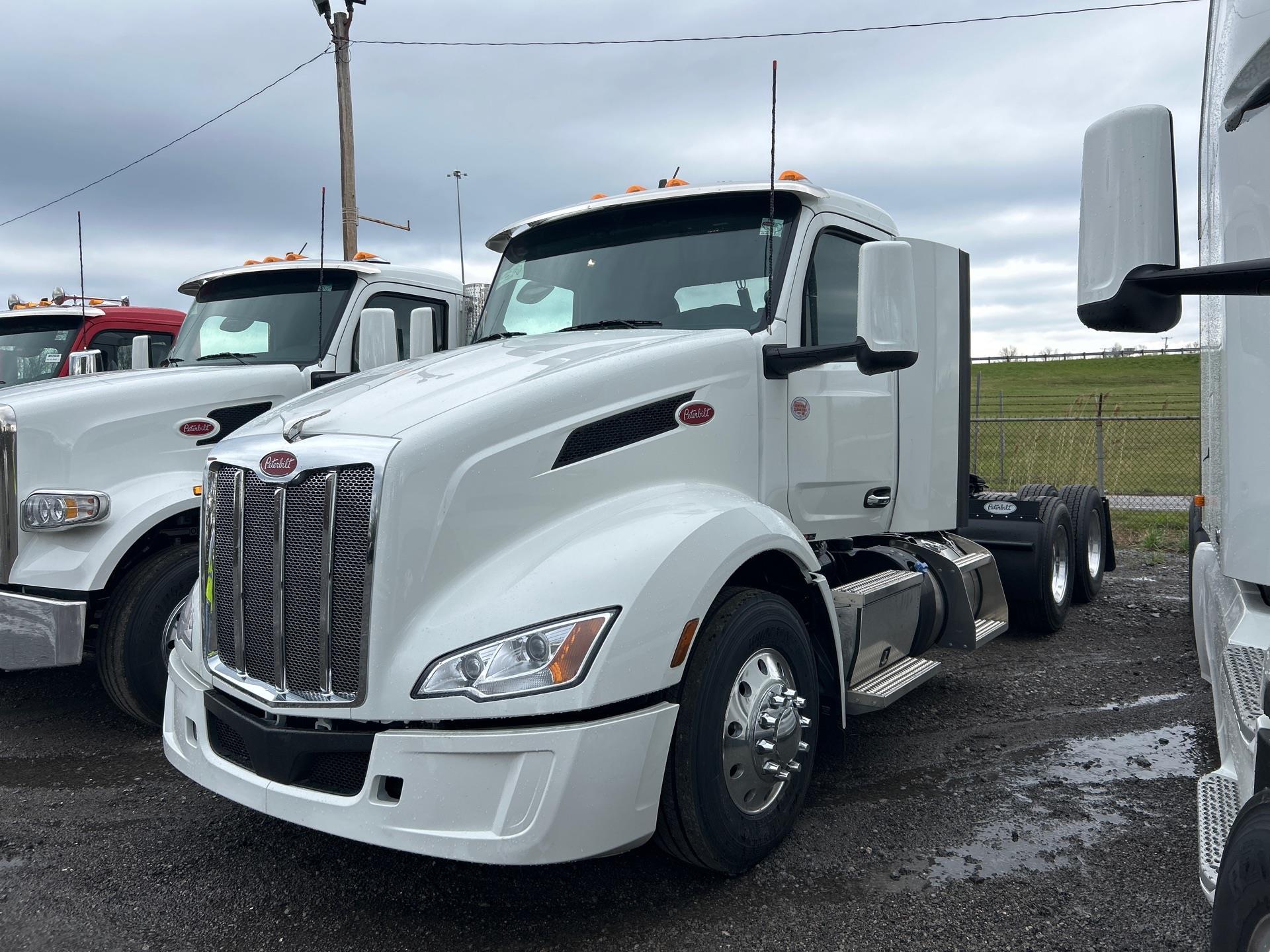 2027 Peterbilt 579