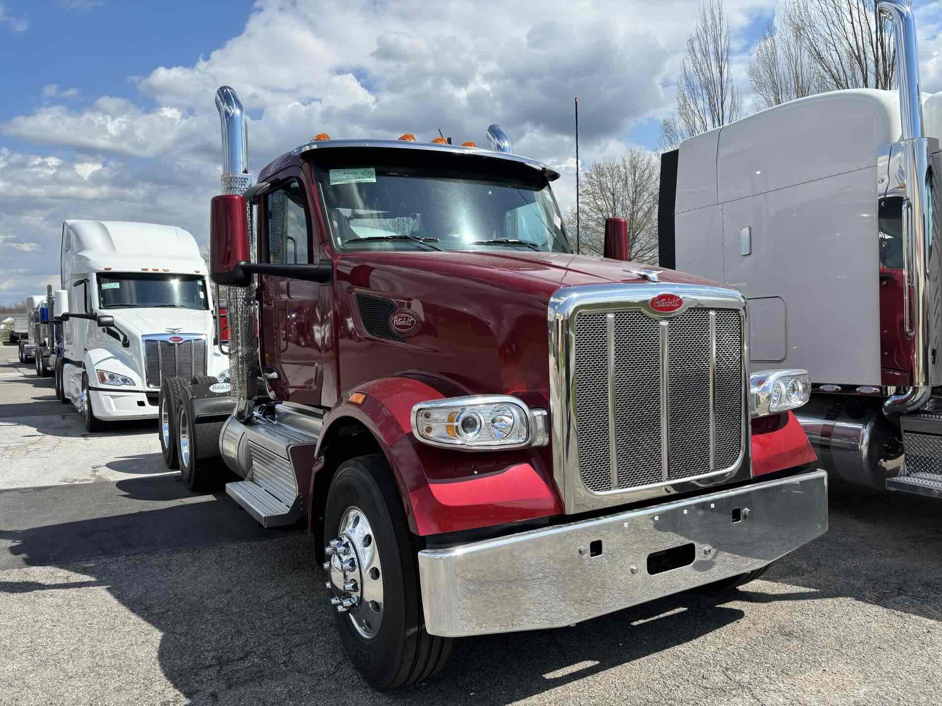 2027 Peterbilt 567 in Zanesville, OH — photo 2
