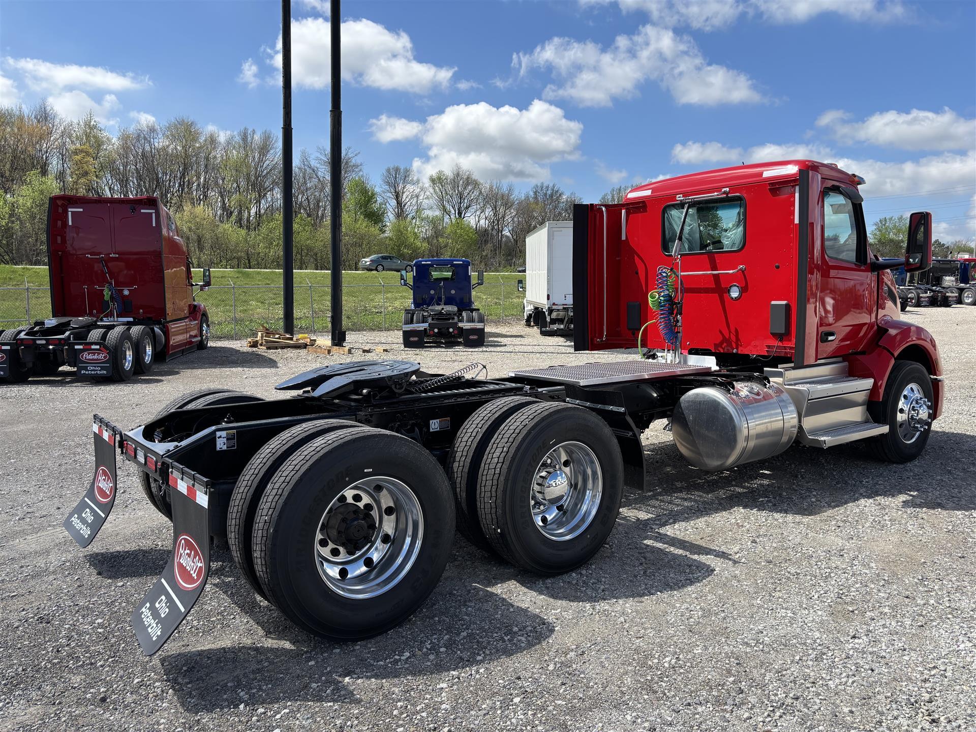 2027 Peterbilt 579 in Canton, OH — photo 4
