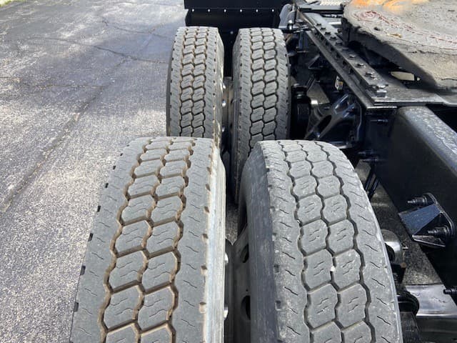 2021 Peterbilt 579 in Lima, OH — photo 10