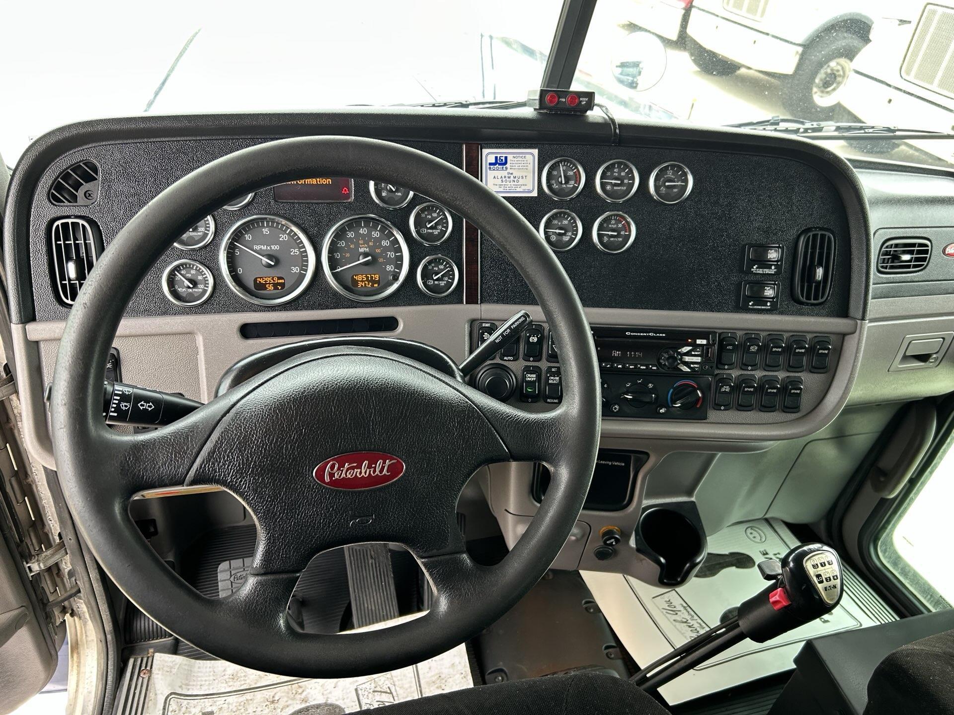2016 Peterbilt 389 in Perrysburg, OH — photo 9