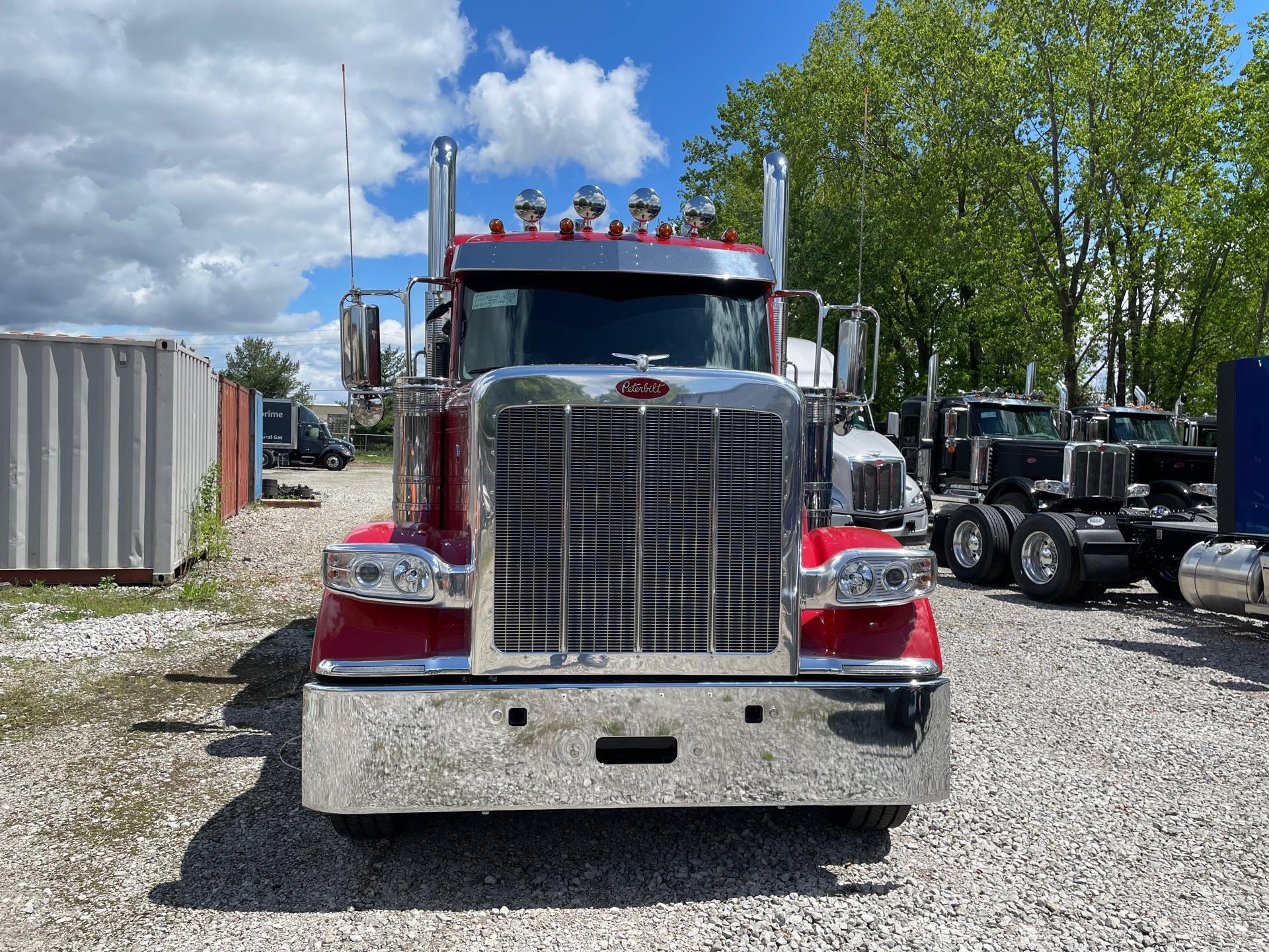 2027 Peterbilt 589 in Grove City, OH — photo 2