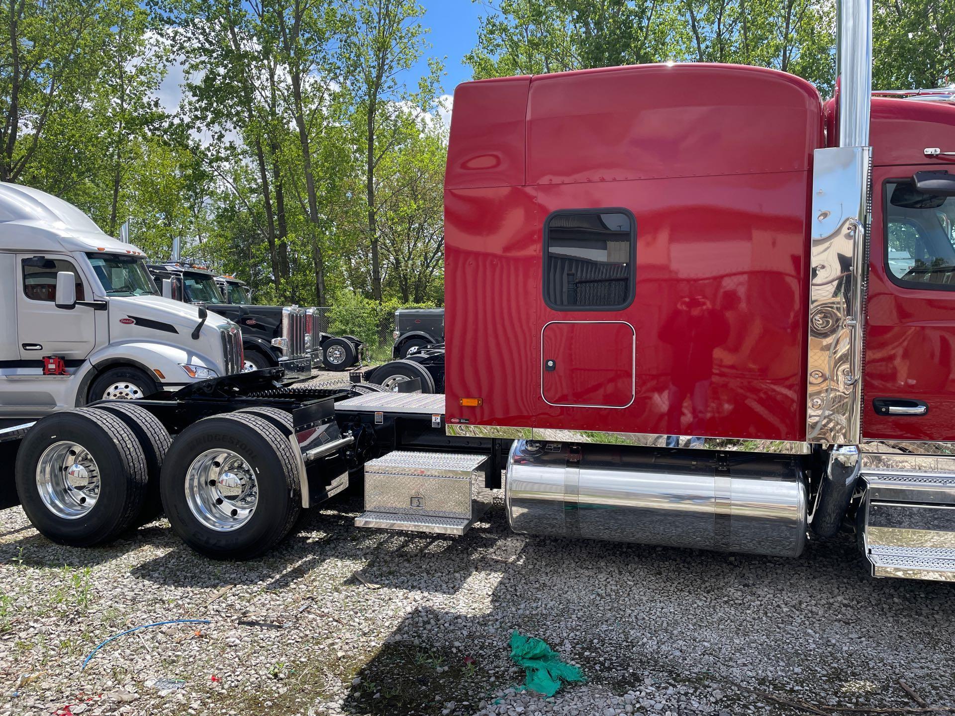 2027 Peterbilt 589 in Grove City, OH — photo 4