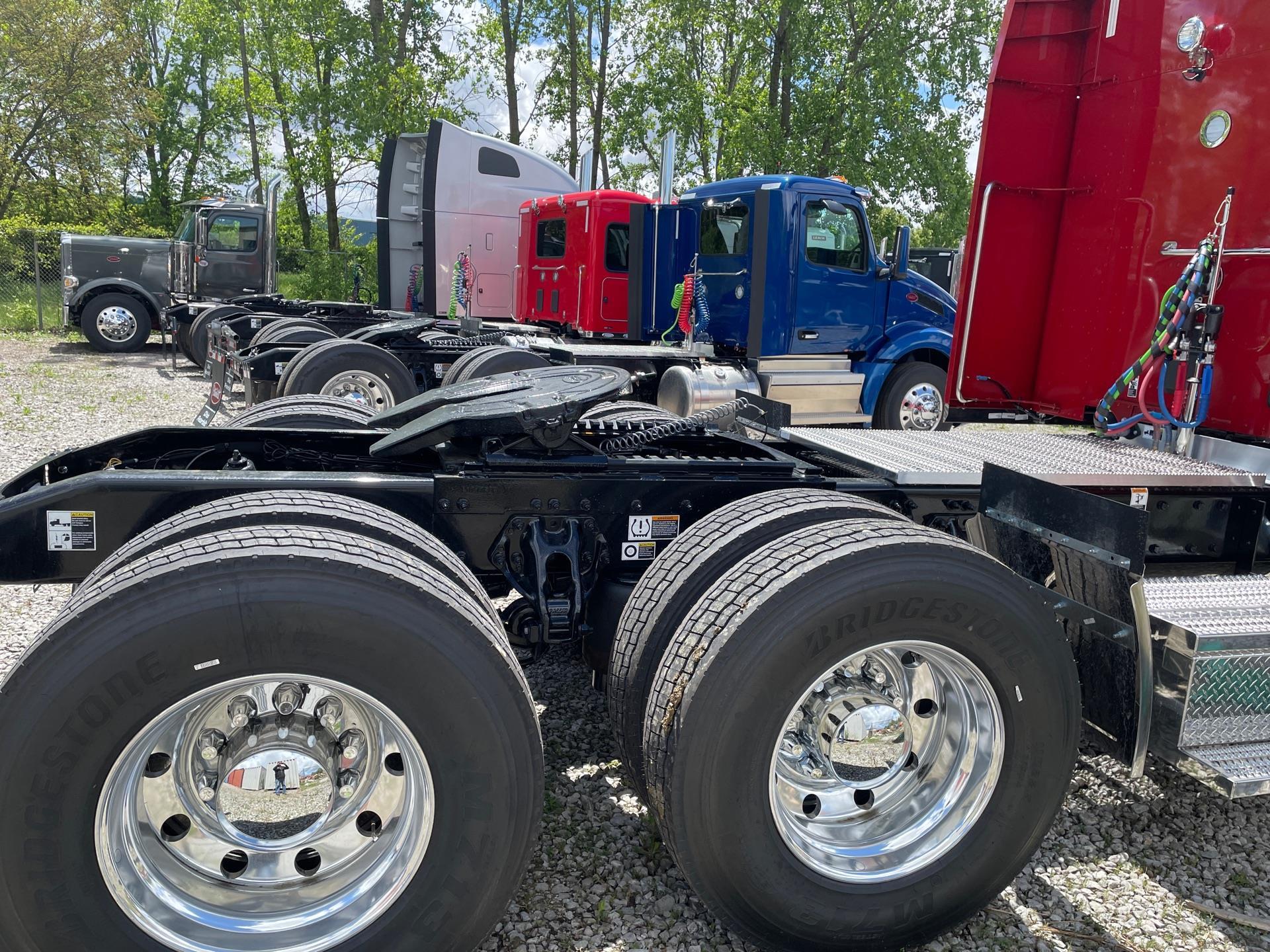2027 Peterbilt 589 in Grove City, OH — photo 6