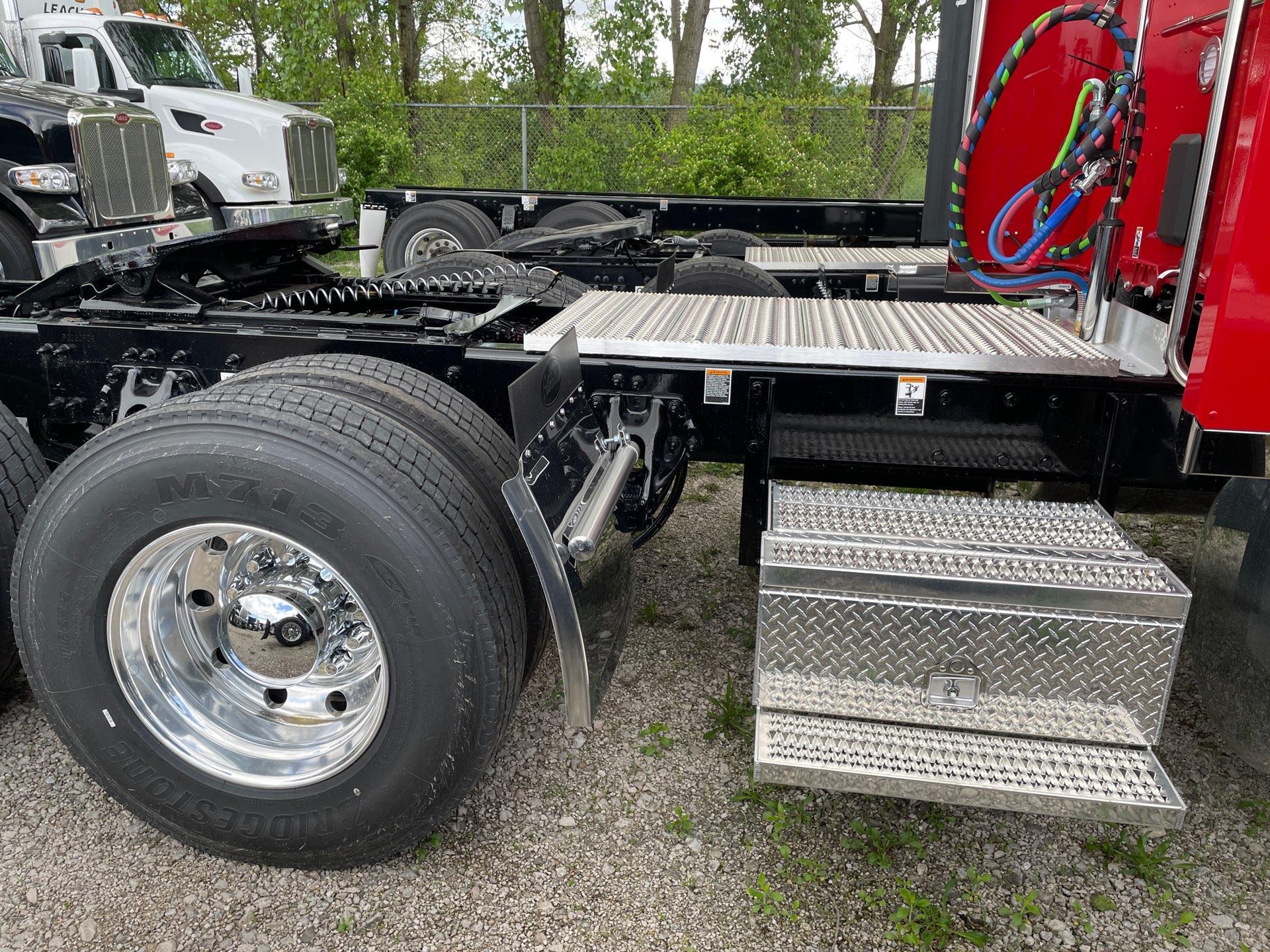 2027 Peterbilt 589 in Grove City, OH — photo 6
