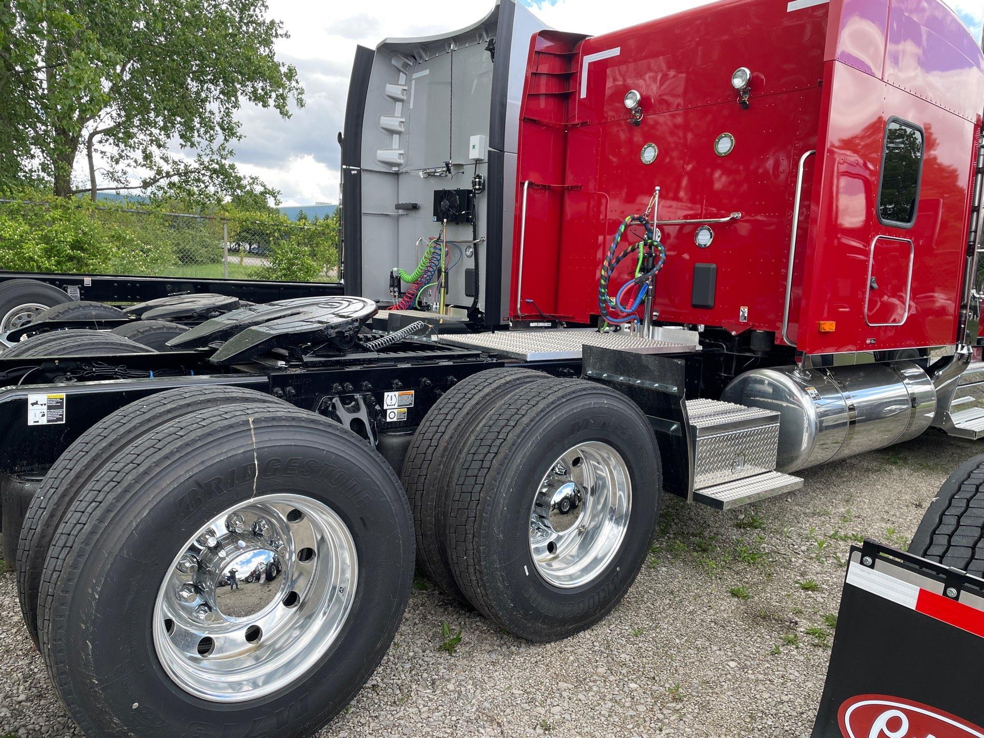 2027 Peterbilt 589 in Grove City, OH — photo 7