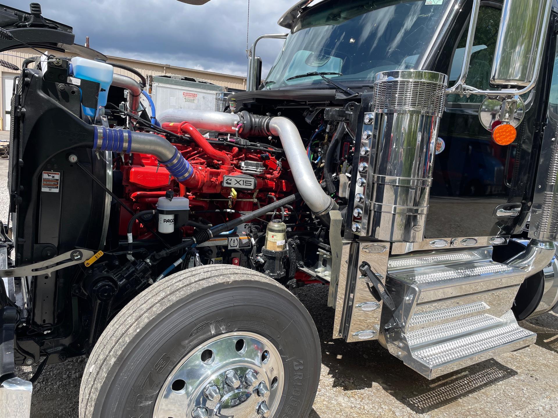 2027 Peterbilt 589 in Grove City, OH — photo 15