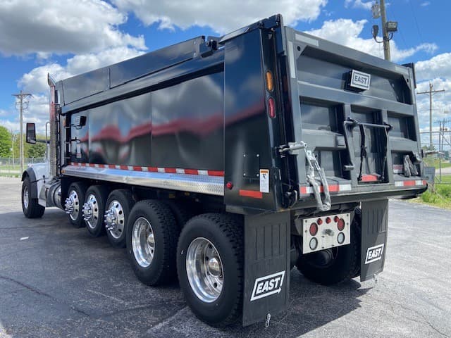 2026 Peterbilt 567 in Lima, OH — photo 4