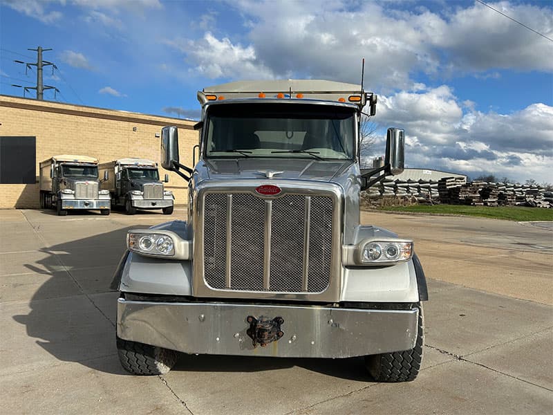2021 Peterbilt 567 in Broadview Hts, OH — photo 2