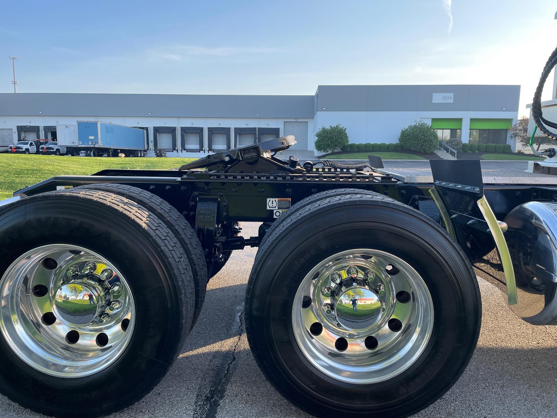 2024 Peterbilt 567 in Columbus, OH — photo 8