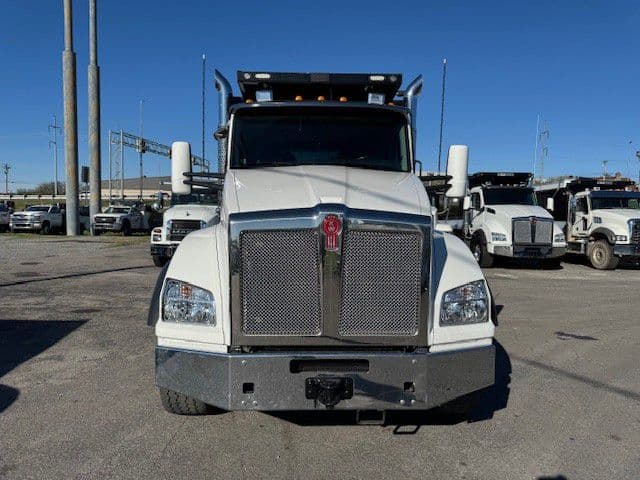 2025 Kenworth T880 in La Vergne, TN — photo 2