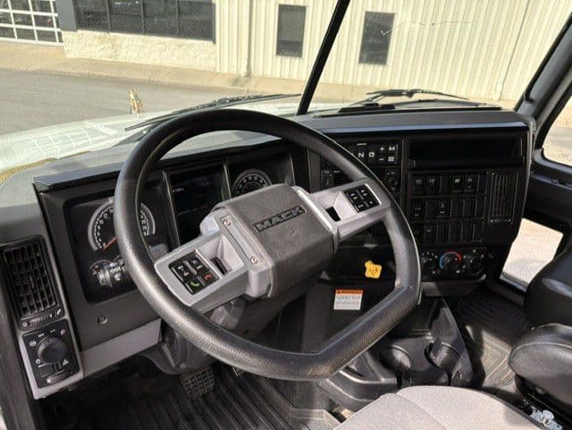 2024 Mack Granite in London, OH — photo 11