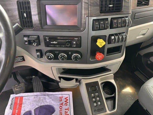 2025 Peterbilt 567 in London, OH — photo 14