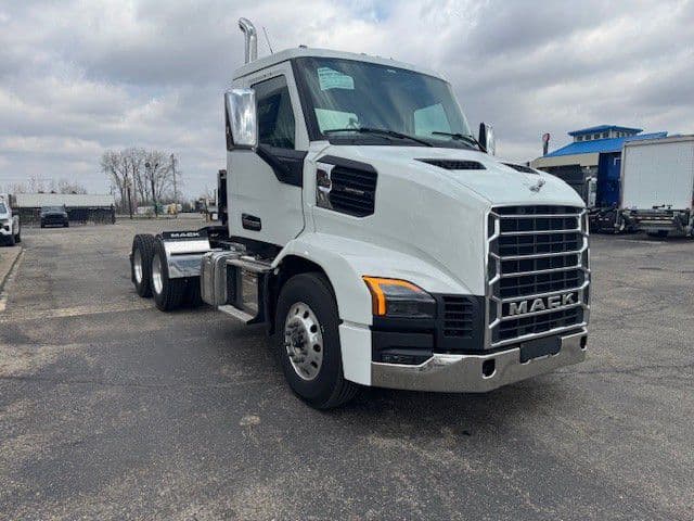2027 Mack Anthem in London, OH — photo 3