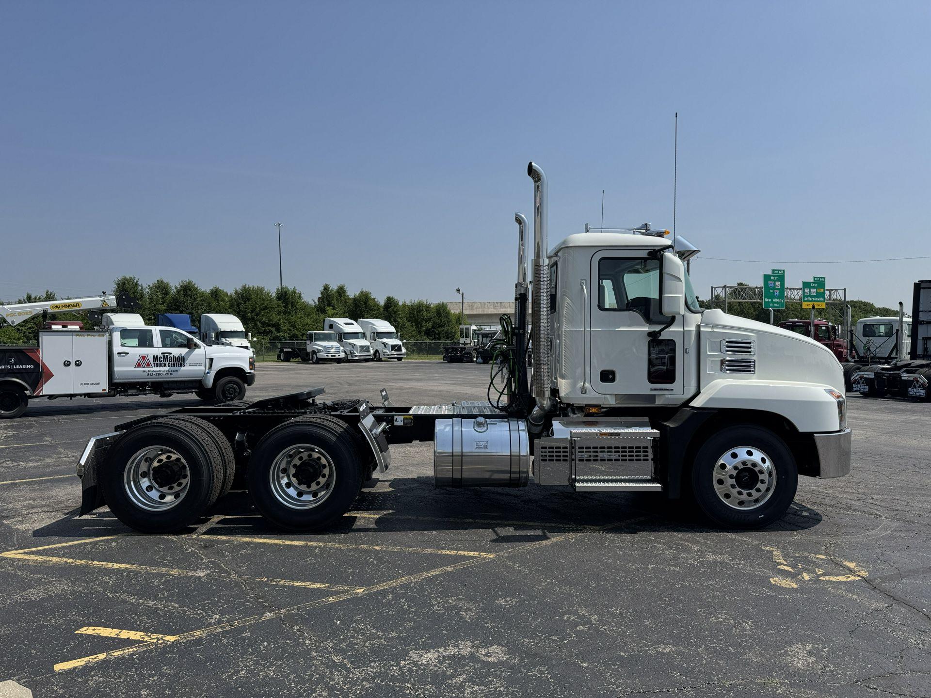 2026 Mack Anthem in Clarksville, IN — photo 4