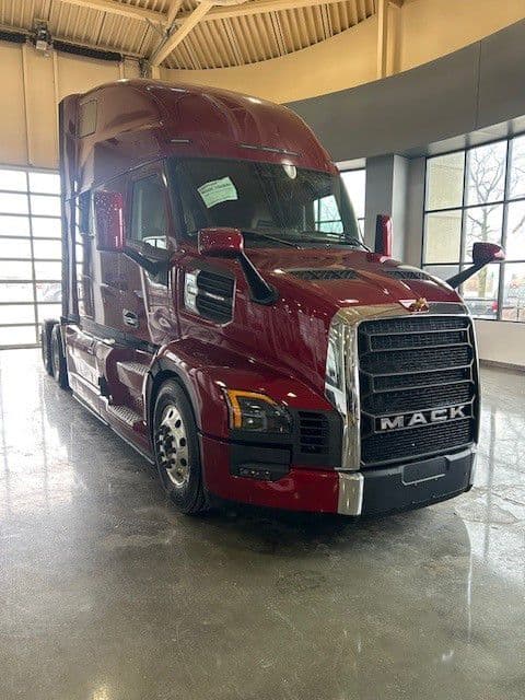 2026 Mack Pinnacle in London, OH — photo 2