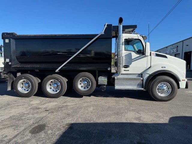 2025 Kenworth T880 in La Vergne, TN — photo 4