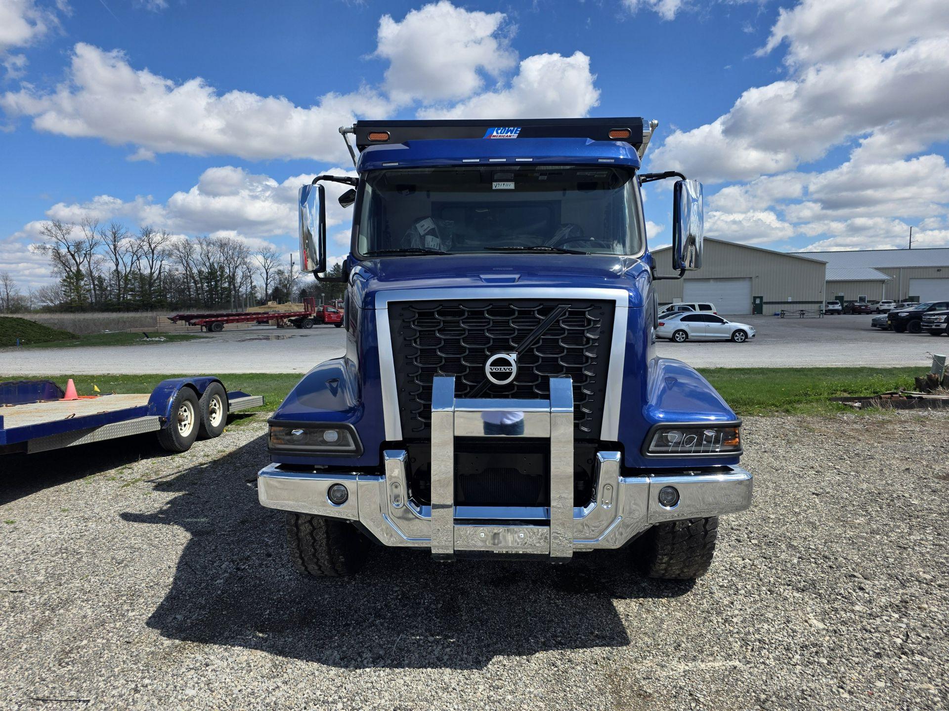 2027 Volvo in Indianapolis, IN — photo 2