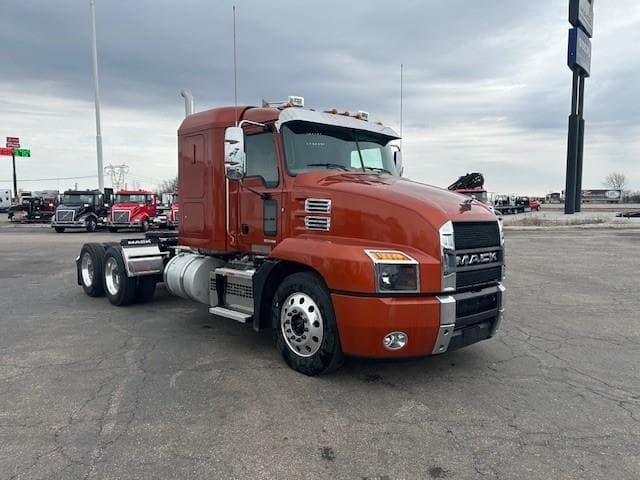 2026 Mack Anthem in London, OH — photo 2