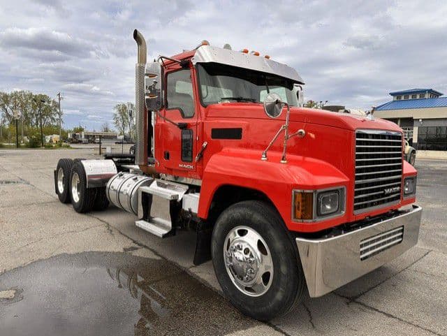 2018 Mack Pinnacle in London, OH — photo 3