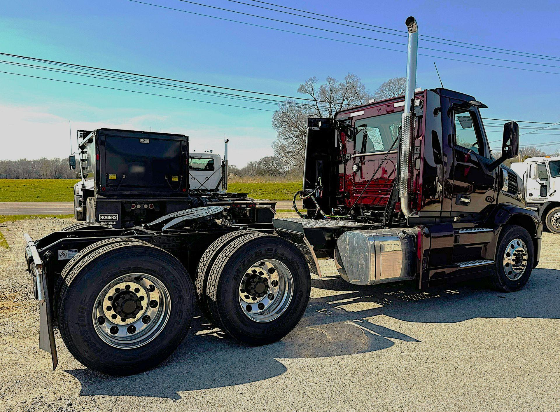 2026 Mack Pinnacle in La Vergne, TN — photo 3