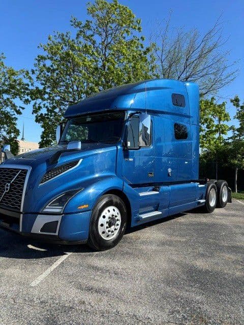 2023 Volvo VNL 760