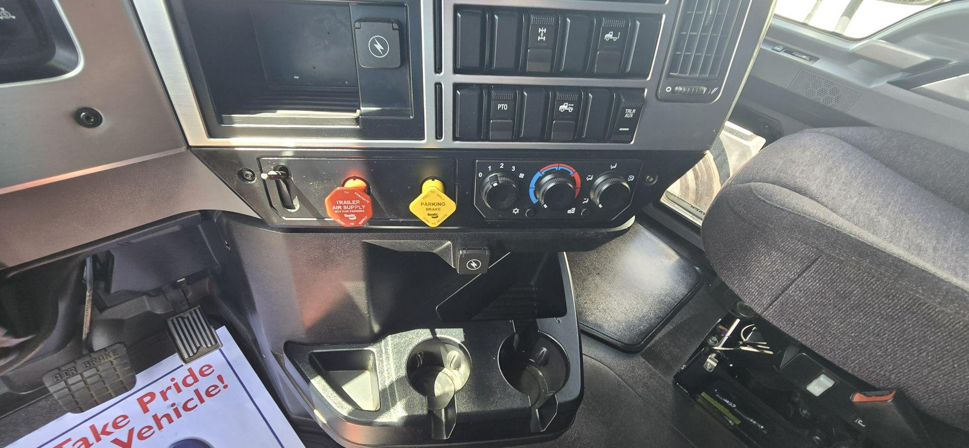 2020 Mack Anthem in Charlotte, NC — photo 12