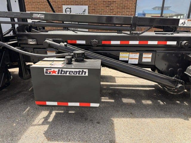 2025 Peterbilt 567 in London, OH — photo 19