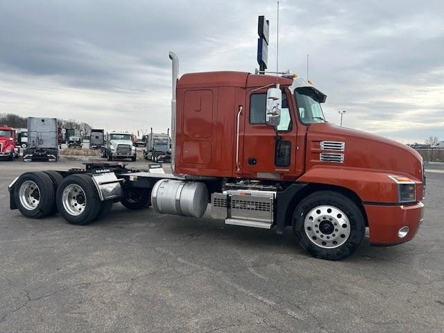 2026 Mack Anthem in London, OH — photo 4