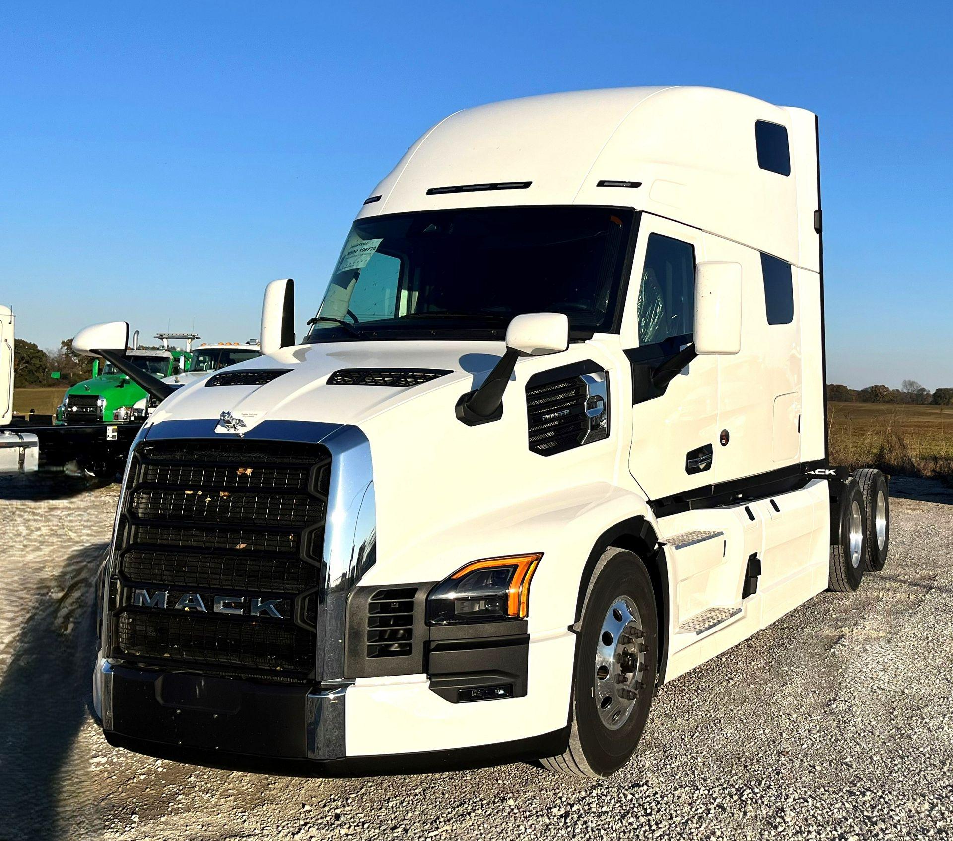 2026 Mack Pinnacle in La Vergne, TN — photo 3