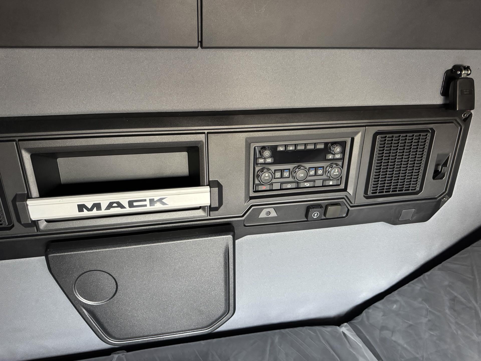 2026 Mack Pioneer in La Vergne, TN — photo 25