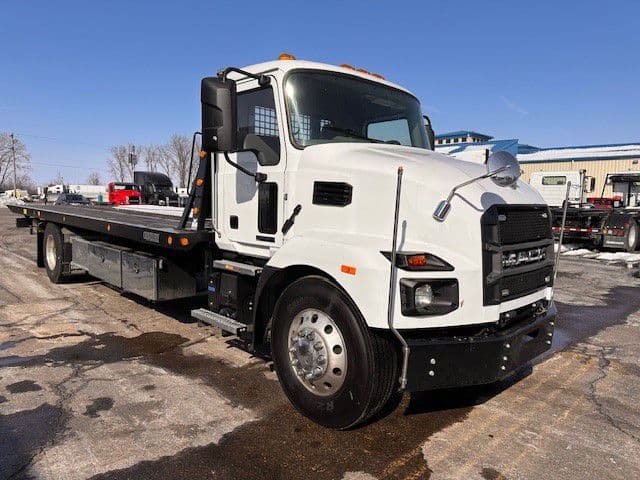 2025 Mack in London, OH — photo 3