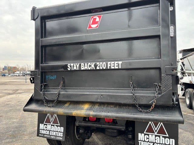 2022 Volvo VHD 300 in Indianapolis, IN — photo 17