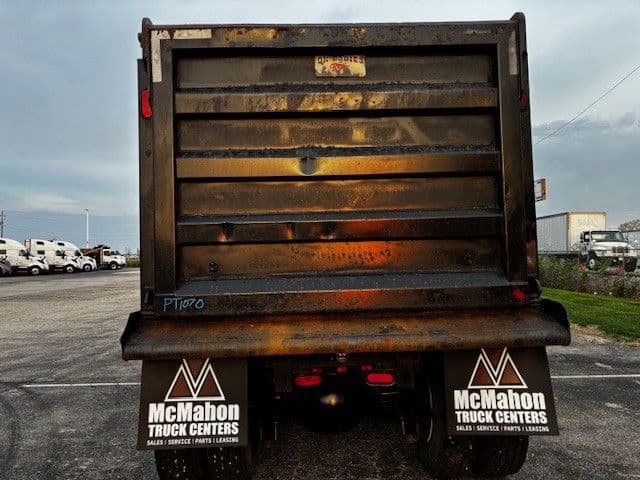 2022 Volvo VHD 300 in Indianapolis, IN — photo 23