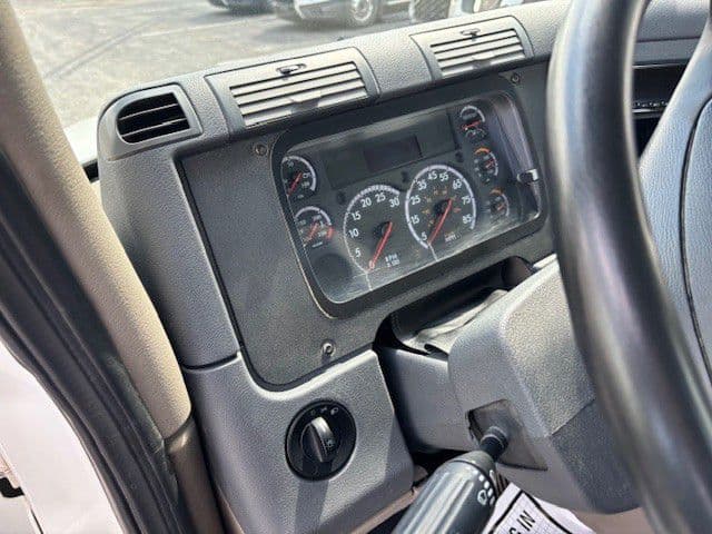 2020 Freightliner Cascadia in Indianapolis, IN — photo 8
