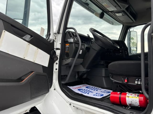 2020 Volvo in La Vergne, TN — photo 7