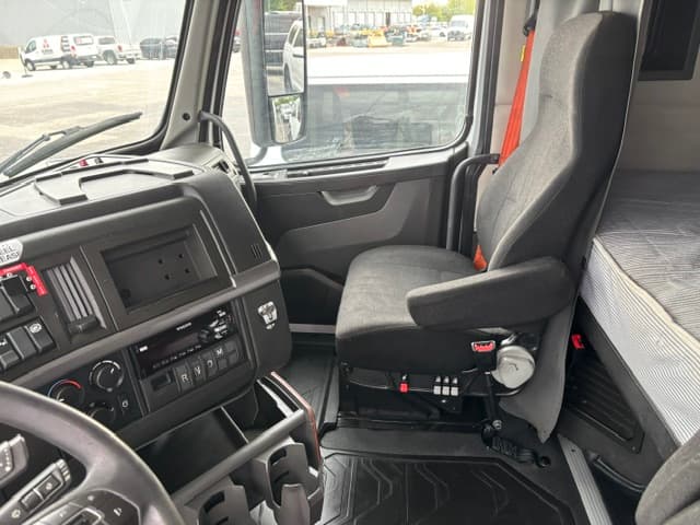 2020 Volvo in La Vergne, TN — photo 11