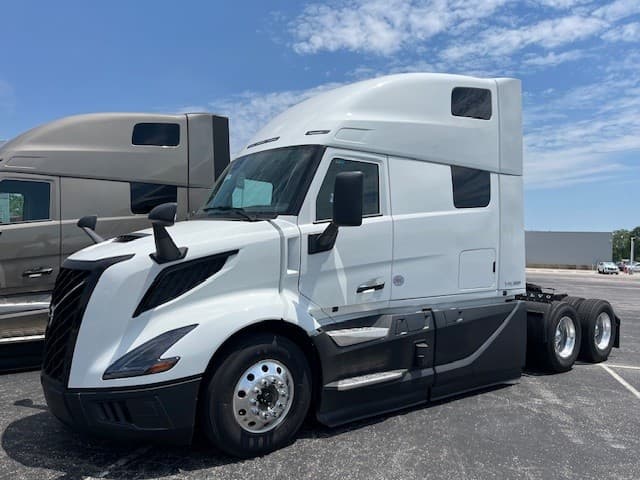 2027 Volvo VNL 860