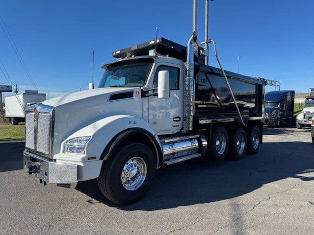 2025 Kenworth T880