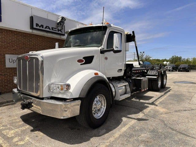2025 Peterbilt 567