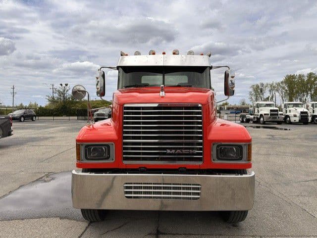 2018 Mack Pinnacle in London, OH — photo 2