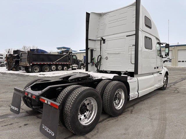 2024 Volvo VNL 860 in London, OH — photo 5