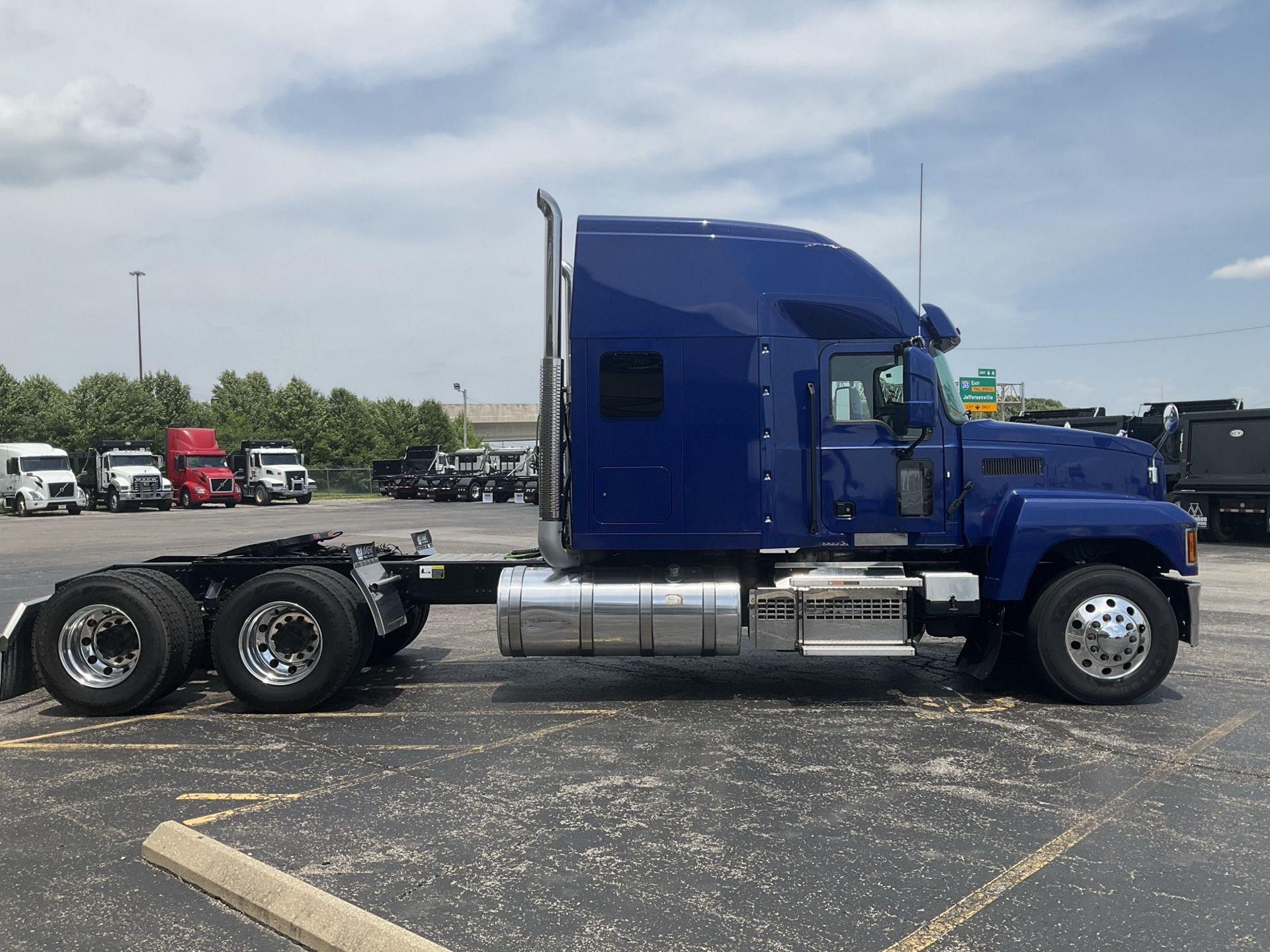 2024 Mack Pinnacle in Clarksville, IN — photo 4