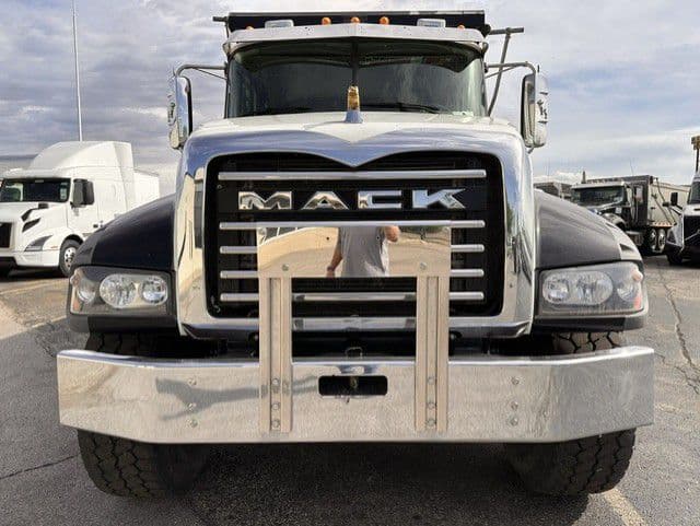 2024 Mack Granite in London, OH — photo 2
