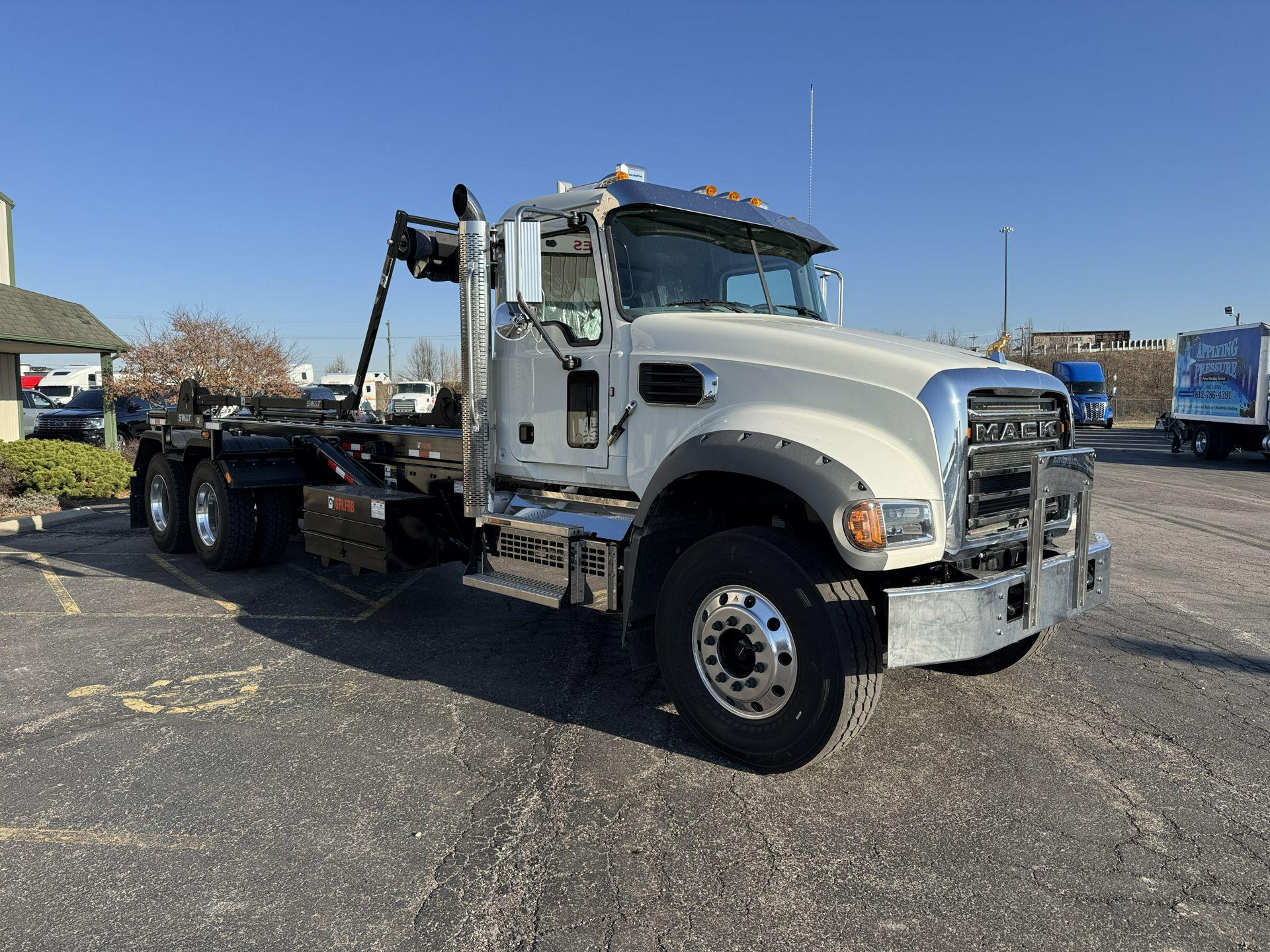 2027 Mack Granite in Clarksville, IN — photo 5