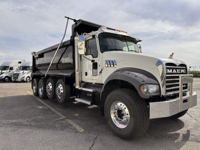 2024 Mack Granite in London, OH — photo 3